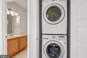 1700 E Eager Street E, Baltimore, MD 21205 - Photo 19