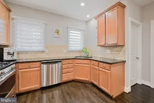 27 Yogurt Ln, Baltimore, MD 21231 - Photo 5
