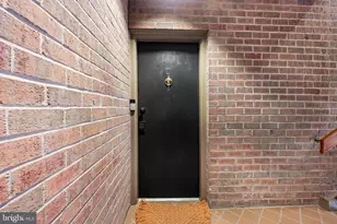 121 Cross Keys Rd, Baltimore, MD 21210 - Photo 5
