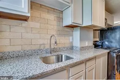 2002 Hollins Ferry, Baltimore, MD 21230 - Photo 13