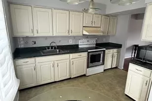807 Showell Ct, Baltimore, MD 21202 - Photo 5