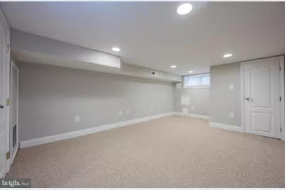 226 S East Avenue S, Baltimore, MD 21224 - Photo 17