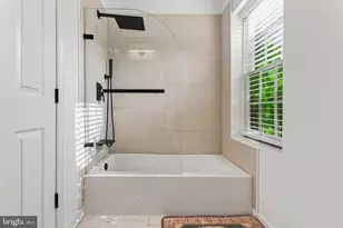 402 S Dallas St, Baltimore, MD 21231 - Photo 15