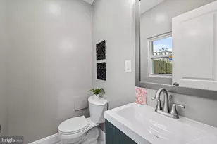 2114 E Hoffman St, Baltimore, MD 21213 - Photo 25