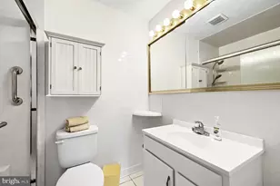 7402 Park Heights Ave, Baltimore, MD 21208 - Photo 15