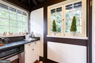 501 Woodlawn Rd, Baltimore, MD 21210 - Photo 13