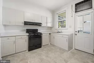 110 S Collins Ave S, Baltimore, MD 21229 - Photo 11