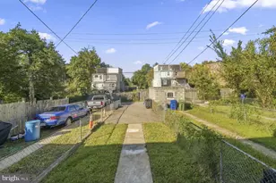110 S Collins Ave S, Baltimore, MD 21229 - Photo 25