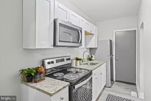 1009 Darley Ave, Baltimore, MD 21218 - Photo 9