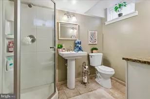 418 N Chapel Gate Ln, Baltimore, MD 21229 - Photo 29