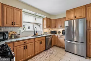 418 N Chapel Gate Ln, Baltimore, MD 21229 - Photo 11