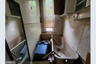 1613 E Lafayette Avenue, Baltimore, MD 21213 - Photo 9