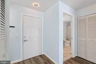 2702 Lighthouse Pt E, Baltimore, MD 21224 - Photo 13