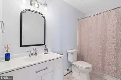 2702 Lighthouse Pt E #629, Baltimore, MD 21224 - Photo 11