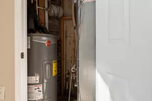 1927 St Paul St, Baltimore, MD 21218 - Photo 21