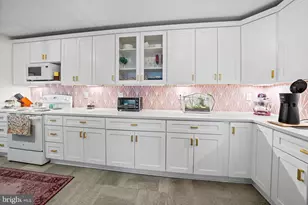 [Address not provided], Baltimore, MD 21202 - Photo 9