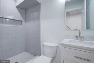 821 S Curley St, Baltimore, MD 21224 - Photo 15