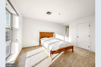 250 President Street #702, Baltimore, MD 21202 - Photo 25