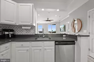 23 Pierside Dr, Baltimore, MD 21230 - Photo 17