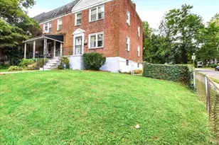 824 Wicklow Rd, Baltimore, MD 21229 - Photo 3