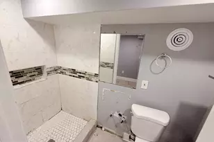 1111 N Lakewood Ave, Baltimore, MD 21213 - Photo 15