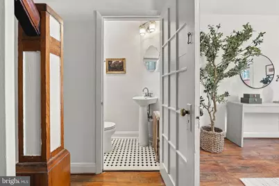 810 S Glover Street S, Baltimore, MD 21224 - Photo 9