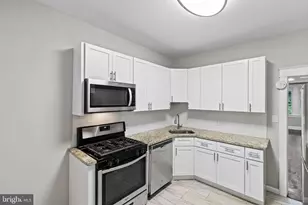 222 N Hilton St, Baltimore, MD 21229 - Photo 3