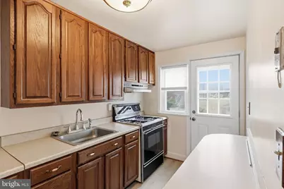 4721 Homesdale Avenue, Baltimore, MD 21206 - Photo 9