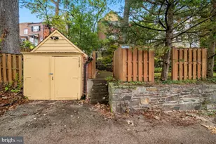 1213 Roundhill Rd, Baltimore, MD 21218 - Photo 35