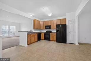 5310 Wyndholme Cir, Baltimore, MD 21229 - Photo 7