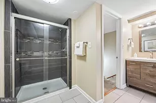 308 S Regester Street S, Baltimore, MD 21231 - Photo 17