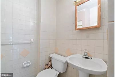 200 W Lorraine Avenue, Baltimore, MD 21211 - Photo 15