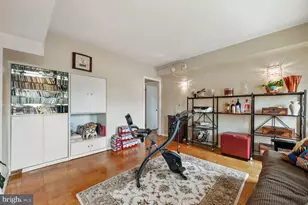 3601 Clarks Ln, Baltimore, MD 21215 - Photo 5