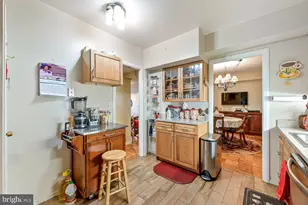 3601 Clarks Ln, Baltimore, MD 21215 - Photo 9