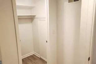 519 E 28th Street E, Baltimore, MD 21218 - Photo 25