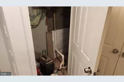 519 E 28th Street E, Baltimore, MD 21218 - Photo 19