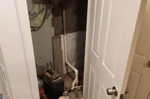 519 E 28th Street E, Baltimore, MD 21218 - Photo 19