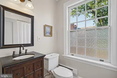 203 E 39th Street, Baltimore, MD 21218 - Photo 31