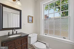 203 E 39th St, Baltimore, MD 21218 - Photo 31