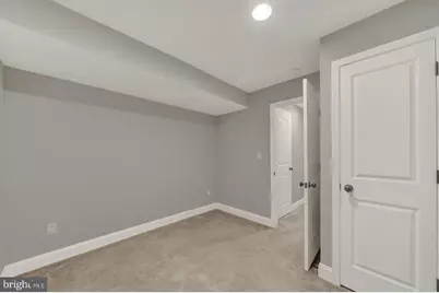813 S Robinson Street, Baltimore, MD 21224 - Photo 23