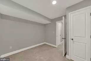 813 S Robinson St, Baltimore, MD 21224 - Photo 23