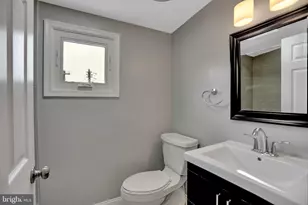 2127 E Lombard Street E, Baltimore, MD 21231 - Photo 11