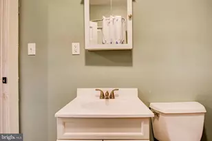 2216 Linden Ave, Baltimore, MD 21217 - Photo 9