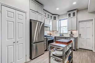 3 N Collington Ave N, Baltimore, MD 21231 - Photo 9