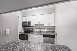 20 Andrew Pl, Baltimore, MD 21201 - Photo 13