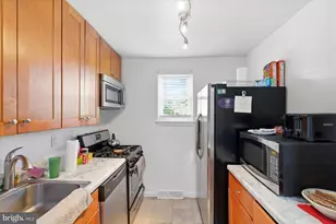 4408 Falls Bridge Dr, Baltimore, MD 21211 - Photo 11