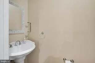 1 S East Ave, Baltimore, MD 21224 - Photo 15