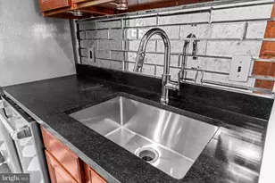 1731 McCulloh St, Baltimore, MD 21217 - Photo 17