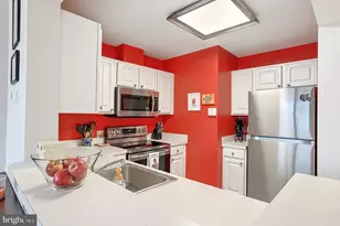 23 Pierside Dr, Baltimore, MD 21230 - Photo 5