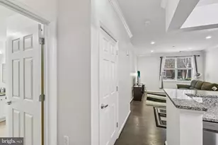 23 Pierside Dr, Baltimore, MD 21230 - Photo 5